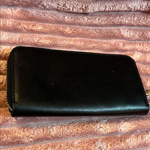 Kate Spade Two-Tone Black and Cream Wallet - Picture 3 of 7